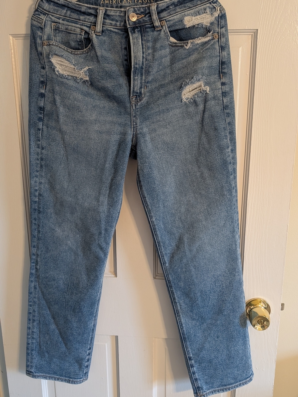 103. 💙 American Eagle Outfitters Women's Mom Straight Distressed Jeans Sz.8